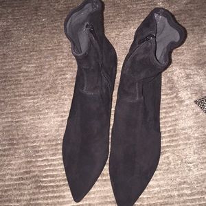 Isla Slim Ankle Bootie